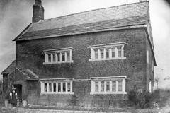 Unidentified cottage at Cronton