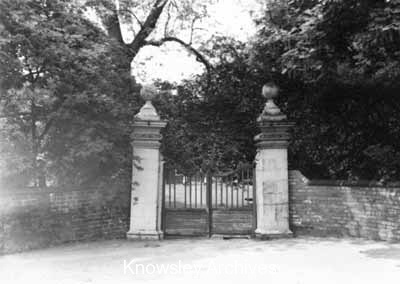 Entrance gates, Blacklow Hall, Huyton-with-Roby