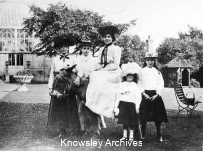 Beecham children at Ewanville, Huyton