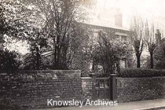 Lynnwood, Church Road, Roby