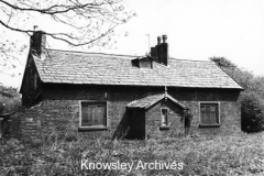 Uninhabited cottage, Halsnead Park, Whiston