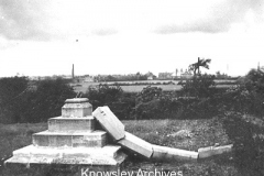 Original War Memorial, Whiston